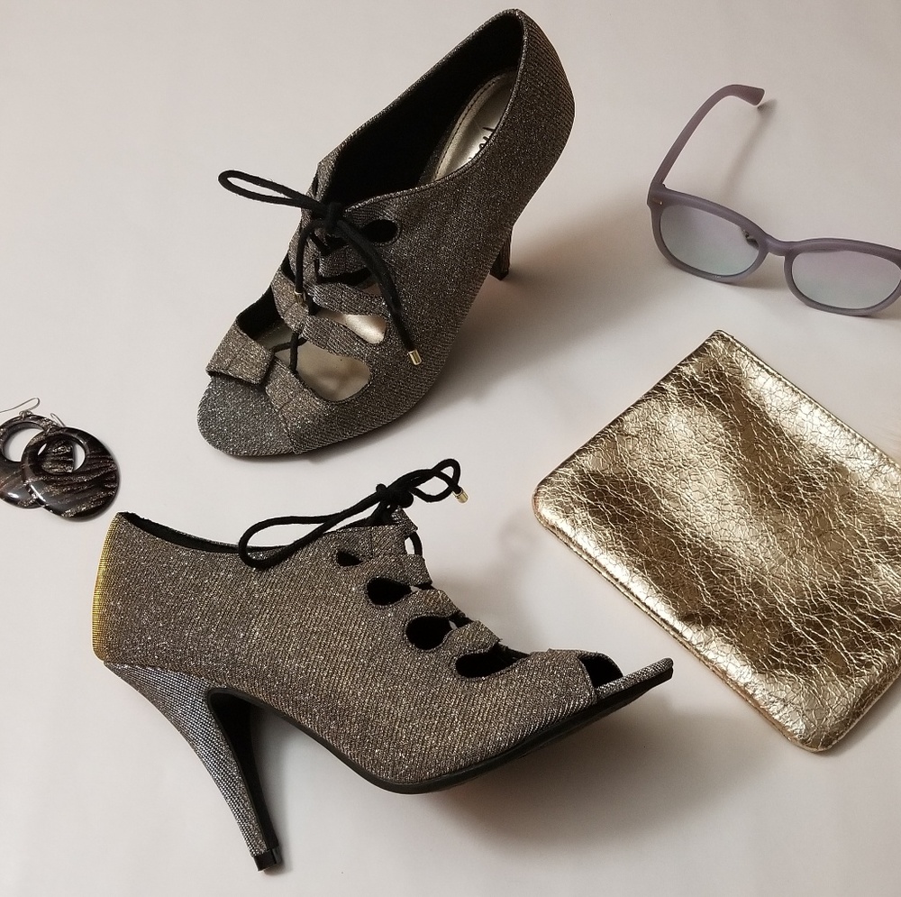 Fioni Night Shimmer "Madame Ghilie" Lace Up Pumps